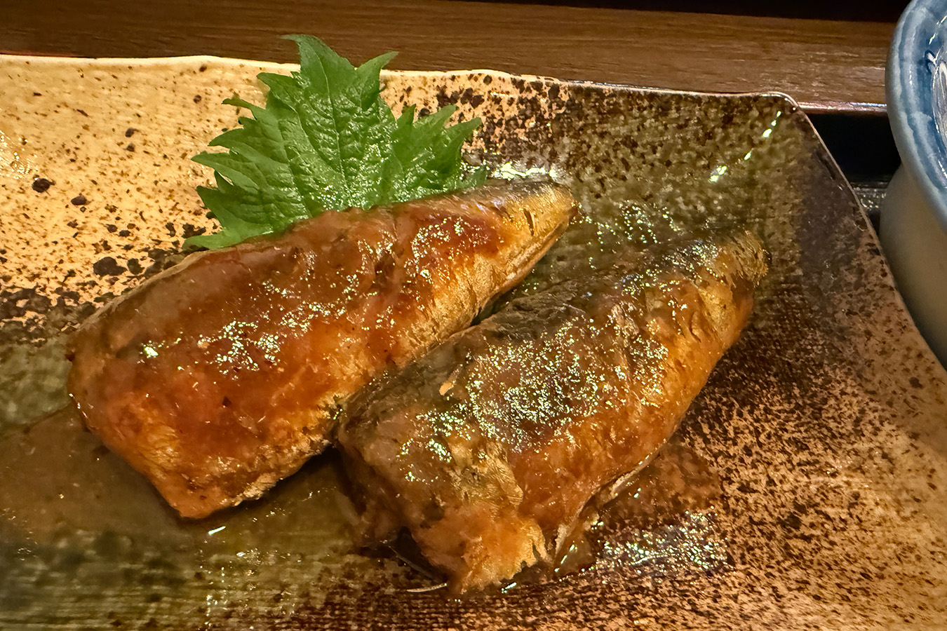 骨までやわらかくて、そのまま食べられる。
完全にごはんが進むやつ。