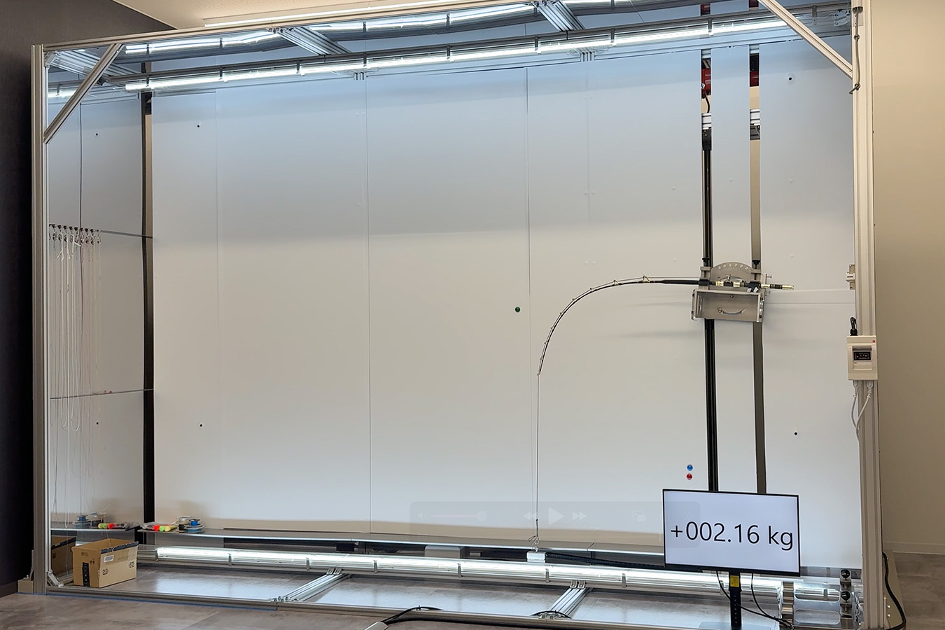 ロッドの破断試験機。
どこまで耐えられるのかを、実際の数値で確認していきます。